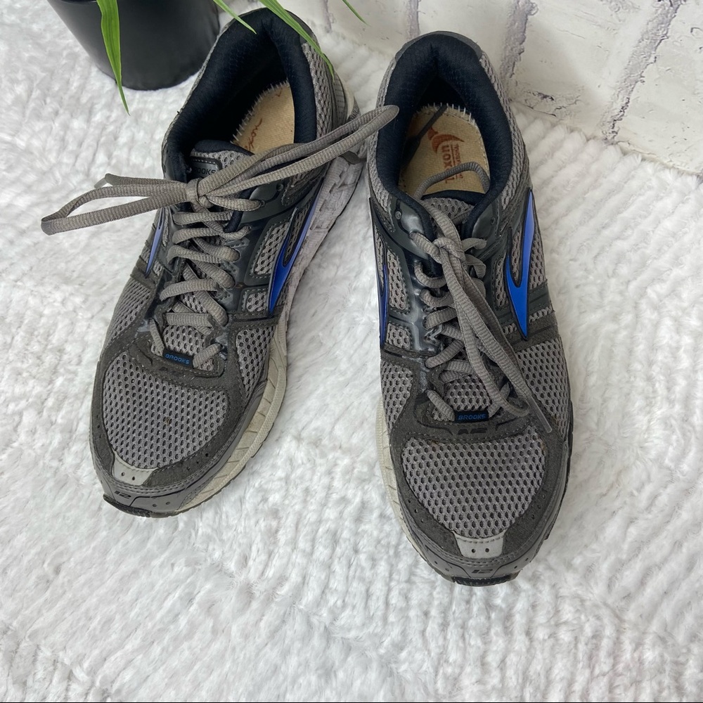 Brooks Addiction 12 gray runnings shoes 9